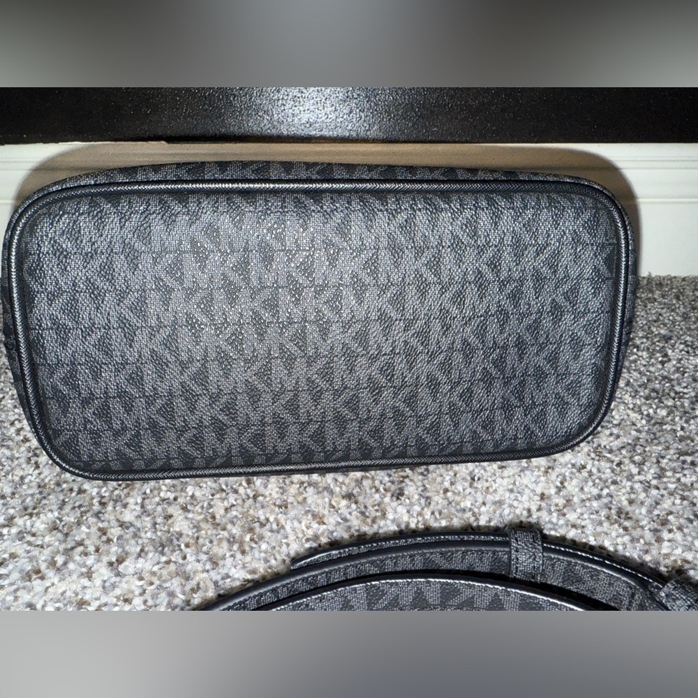 Michael Kors MK logo mini tote with logo crossbody strap - Picture 7 of 12